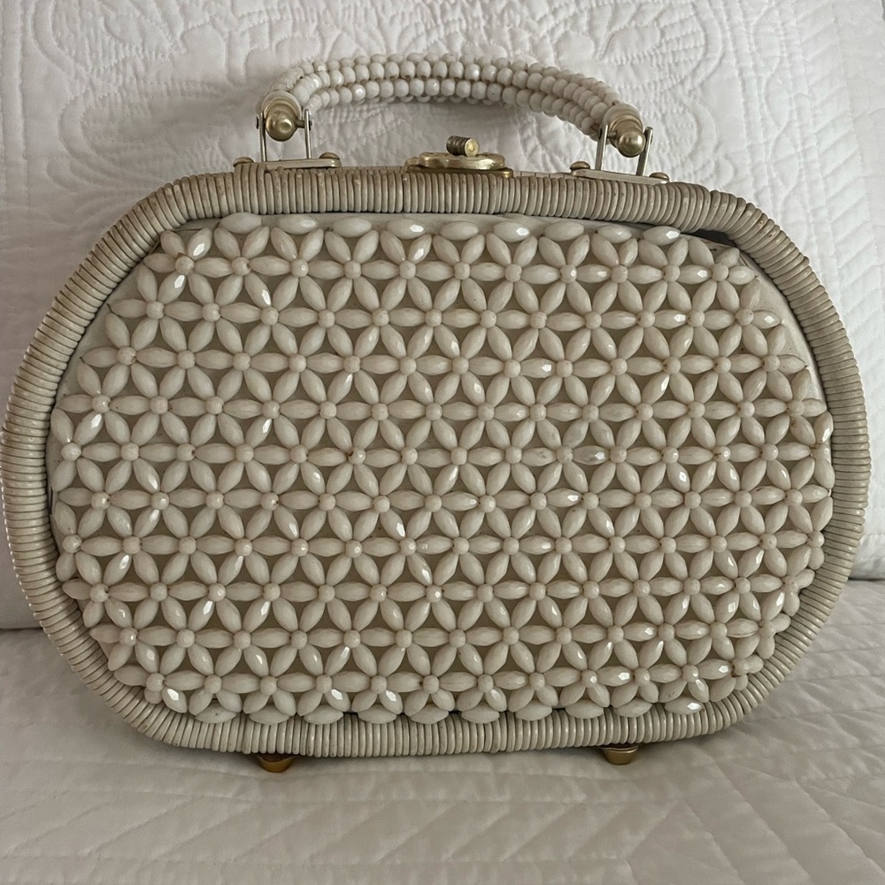Vintage white wicker beaded purse